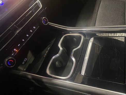 Used 2024 Chevrolet Traverse LT image 14