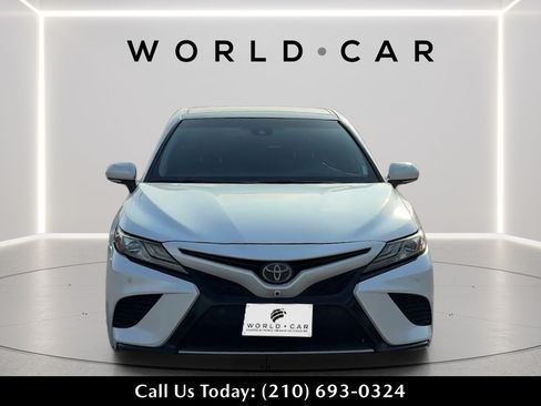 Used 2019 Toyota Camry XSE FWD image 8