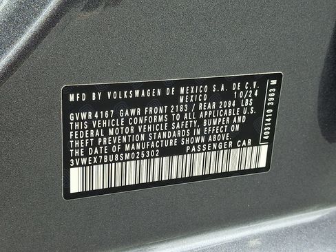 Used 2025 Volkswagen Jetta SE FWD image 28