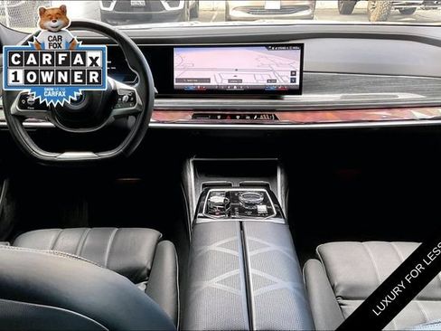 Used 2023 BMW i7 xDrive60 AWD/4WD image 15