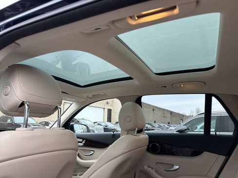 Used 2022 Mercedes-Benz GLC 300 4MATIC image 26