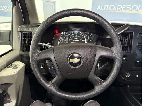 Used 2014 Chevrolet Express 2500 LS image 32