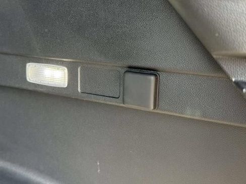 Used 2025 Chevrolet Equinox LT w/ Convenience Package II AWD/4WD image 9