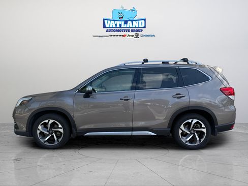 Used 2023 Subaru Forester Touring AWD/4WD image 2
