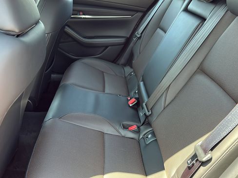 New 2025 MAZDA MAZDA3 Hatchback w/Premium Plus Pkg image 15