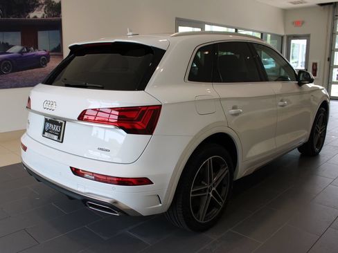 Used 2021 Audi Q5 e Premium Plus AWD/4WD image 19