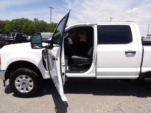 Used 2024 Ford F250 XLT w/ FX4 Off-Road Package AWD/4WD image 13