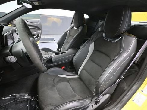 Used 2017 Chevrolet Camaro SS RWD image 25
