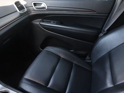 Used 2018 Jeep Grand Cherokee Limited RWD image 13