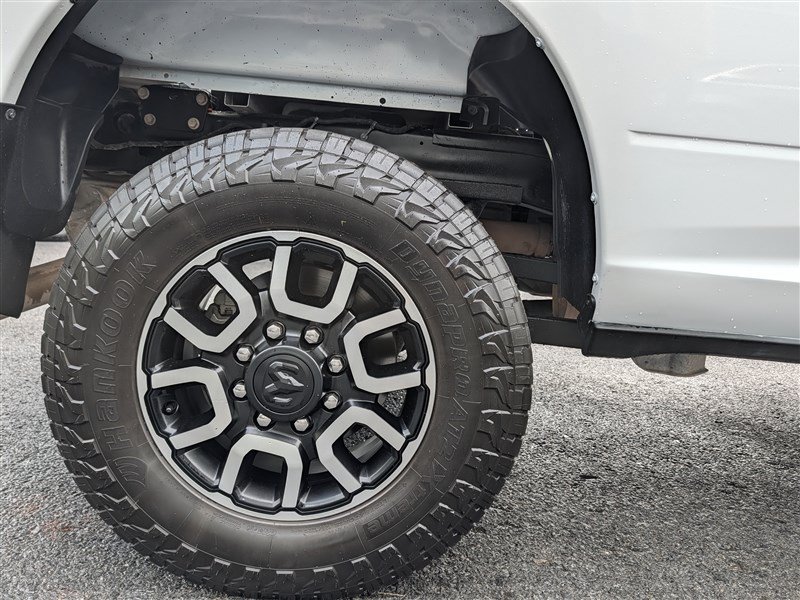 Used 2024 RAM 2500 Tradesman w/ Chrome Appearance Group AWD/4WD image 13