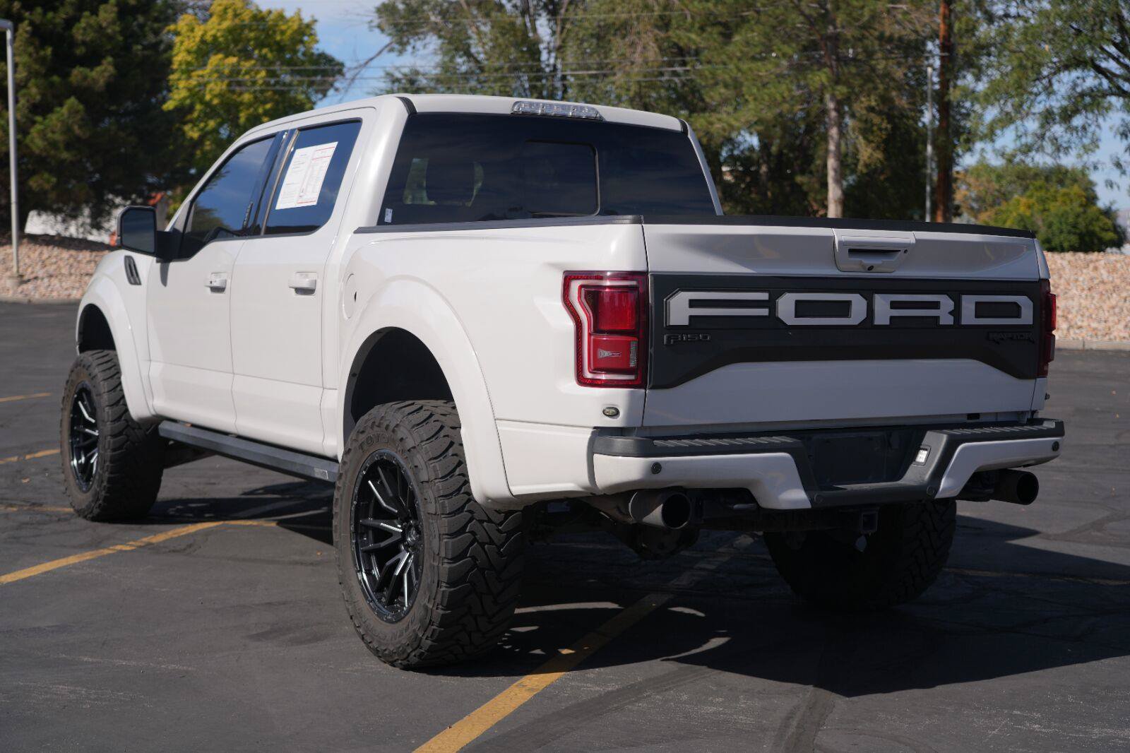 Used 2019 Ford F150 Raptor w/ Equipment Group 802A Luxury AWD/4WD image 3
