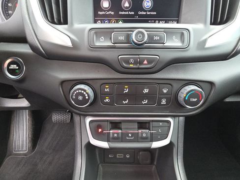 Used 2024 GMC Terrain SLE FWD image 23
