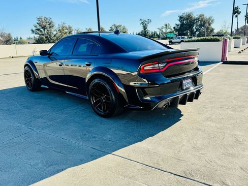Used 2022 Dodge Charger Scat Pack RWD image 4
