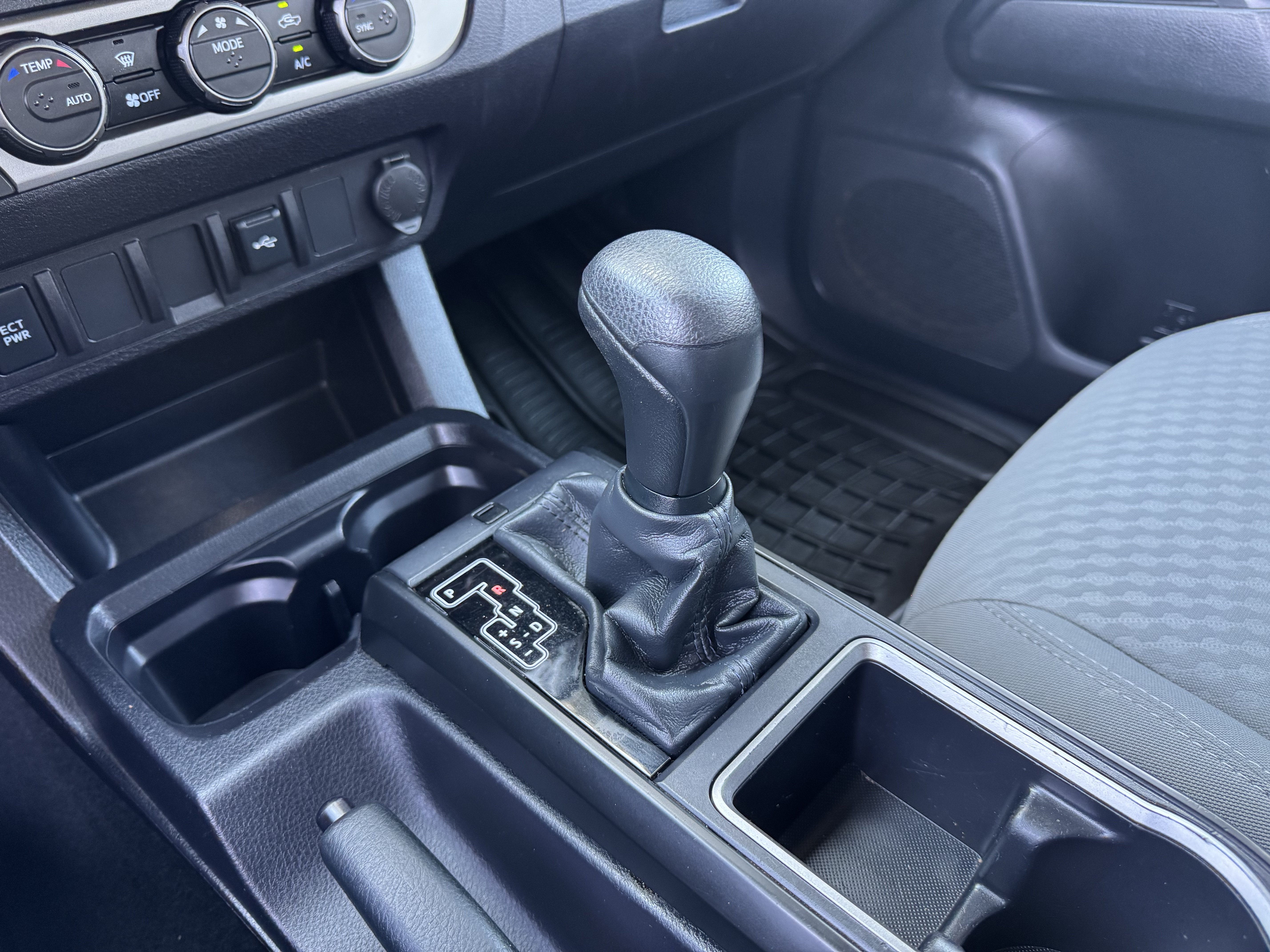 Used 2021 Toyota Tacoma SR AWD/4WD image 28