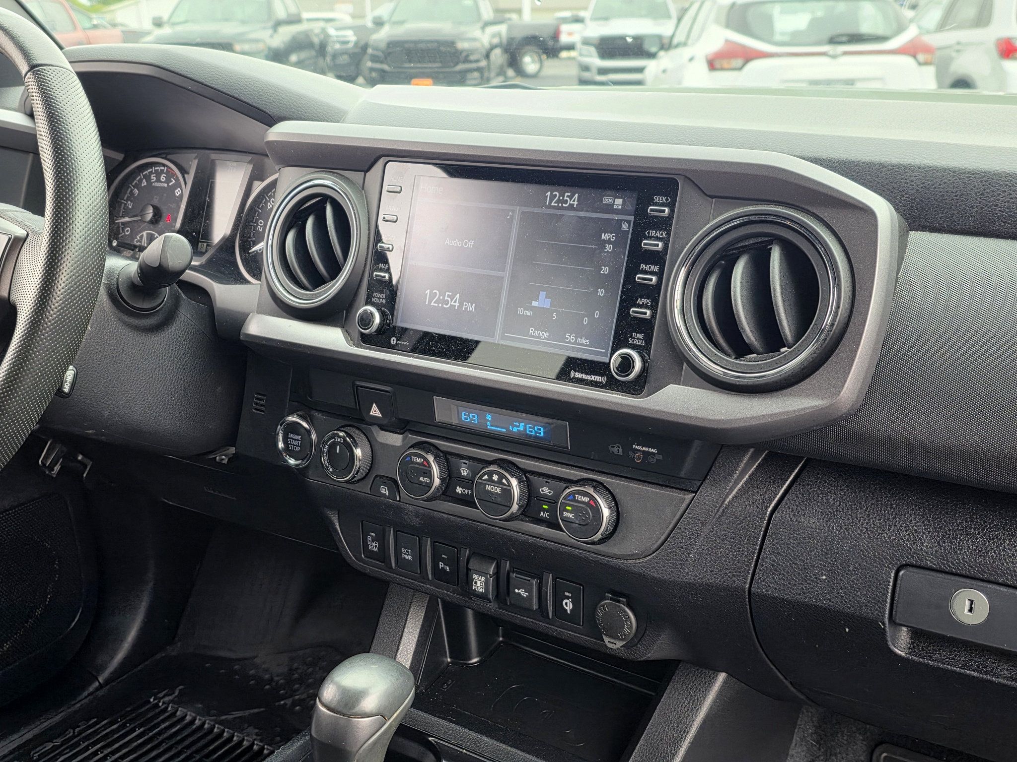 Used 2021 Toyota Tacoma TRD Off-Road w/ Technology Package AWD/4WD image 32