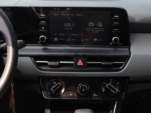 Used 2025 Kia Seltos LX image 8