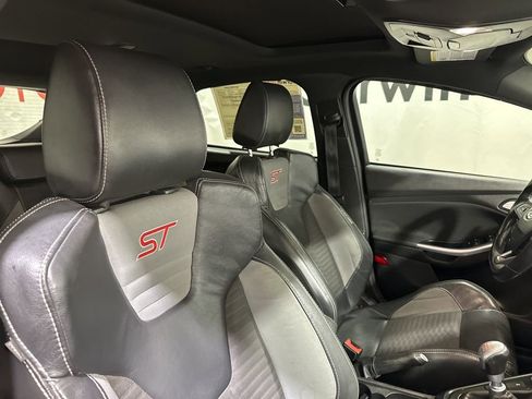 Used 2017 Ford Focus ST w/ Equipment Group 401A image 12