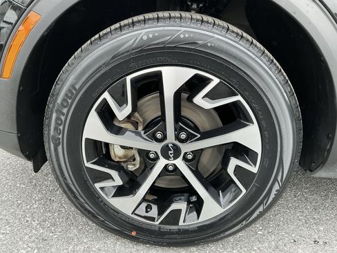 Certified 2023 Kia Sportage EX w/ EX Premium Package AWD/4WD image 9