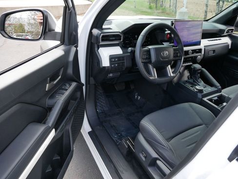 Certified 2024 Toyota Tacoma TRD Off-Road AWD/4WD image 11