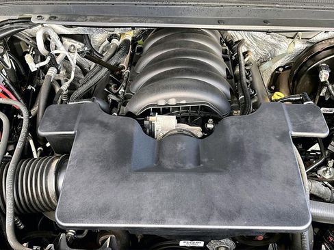 Used 2018 Chevrolet Tahoe Premier image 32