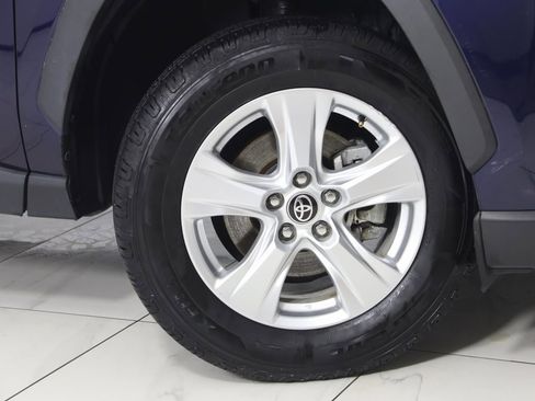 Used 2021 Toyota RAV4 XLE image 12