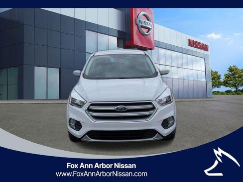 Used 2017 Ford Escape SE FWD image 8