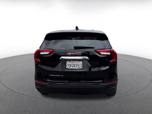 Used 2024 GMC Terrain SLE FWD image 12
