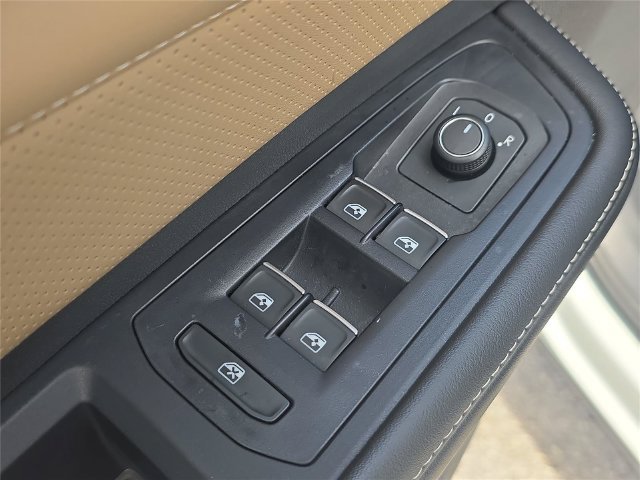 Used 2024 Volkswagen Atlas Cross Sport SE FWD image 14