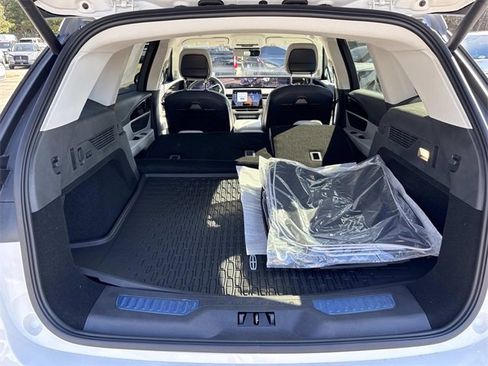 New 2026 Lincoln Nautilus Premier image 12