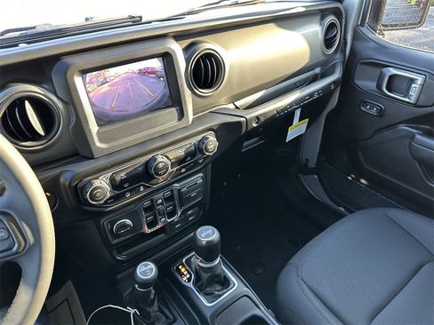 New 2023 Jeep Wrangler Sport S image 23