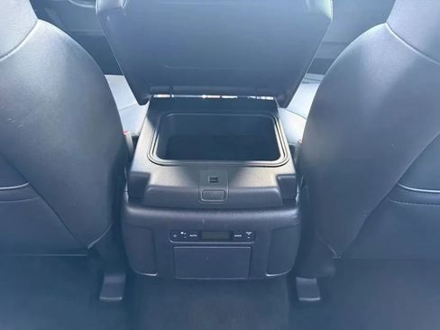 Used 2023 Nissan Armada SL w/ Captain's Chairs Package image 29