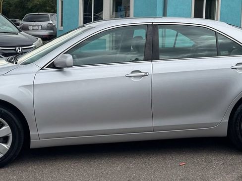 Used 2009 Toyota Camry LE FWD image 6
