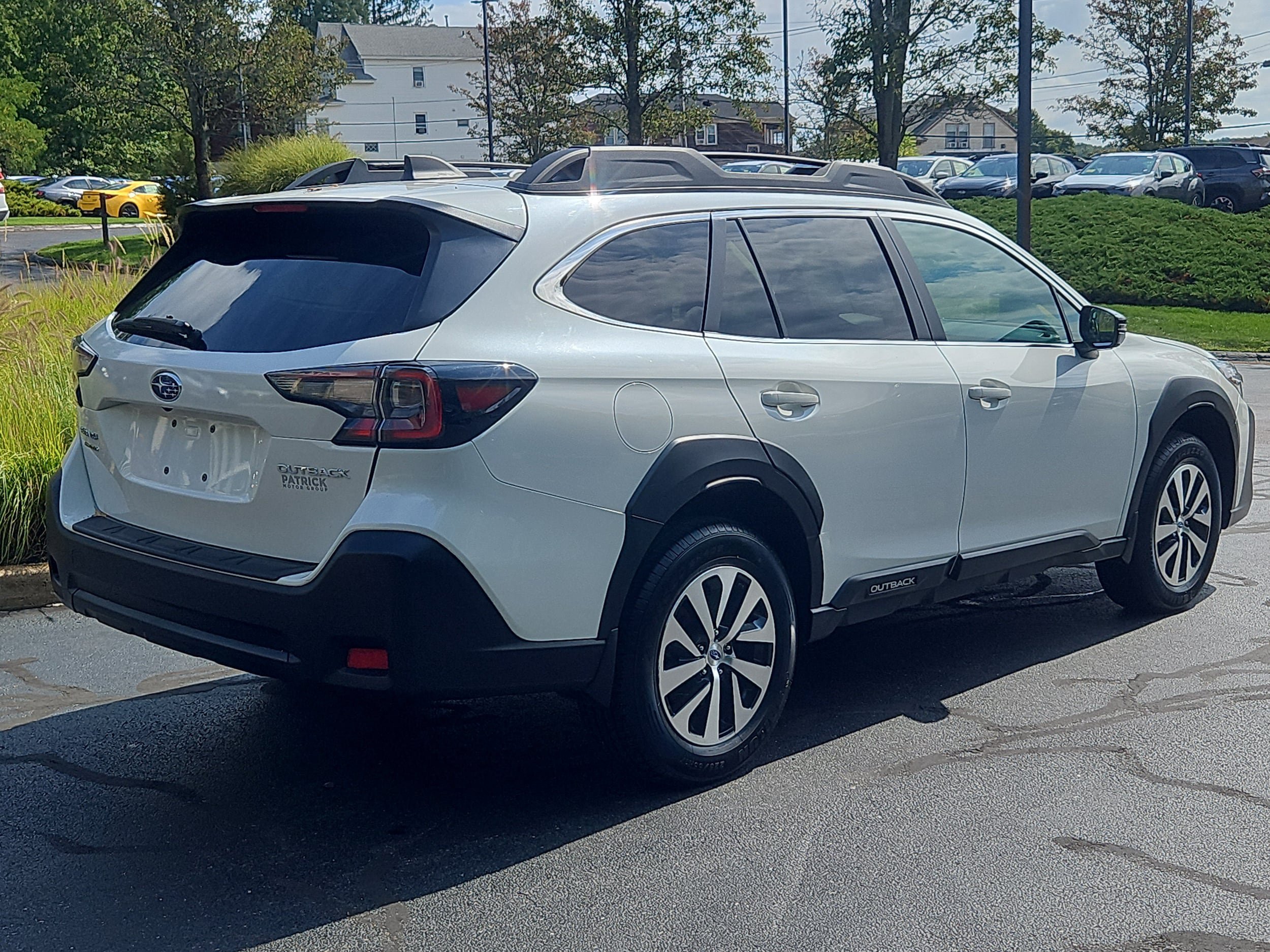 Certified 2024 Subaru Outback Premium AWD/4WD image 2