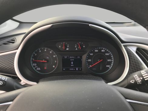 Used 2025 Chevrolet Malibu LT FWD image 3