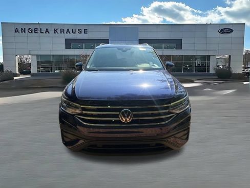 Used 2022 Volkswagen Tiguan SE FWD image 2