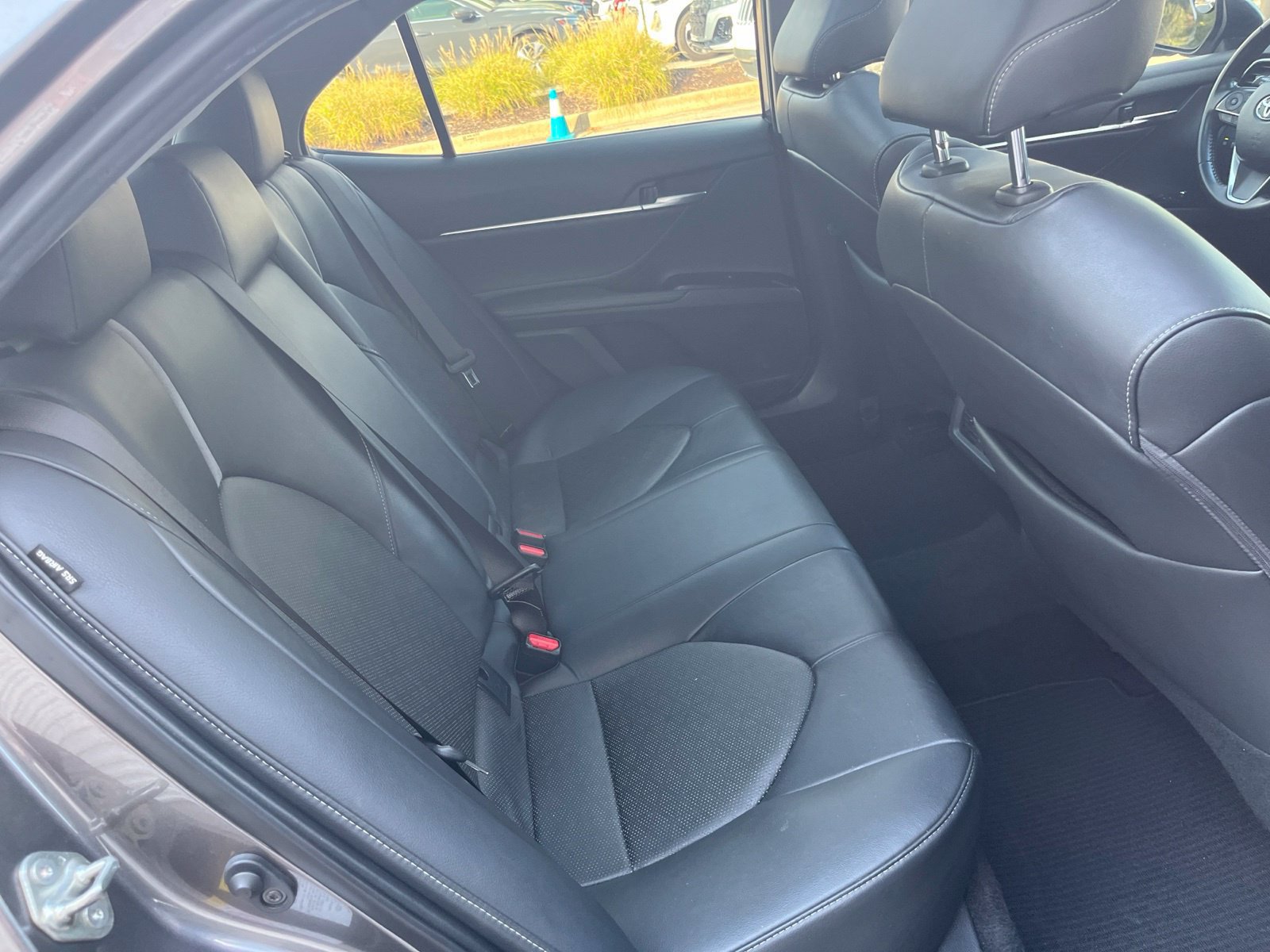 Used 2018 Toyota Camry XSE FWD image 32