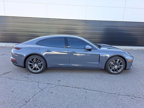 Used 2025 Porsche Panamera 4 image 8