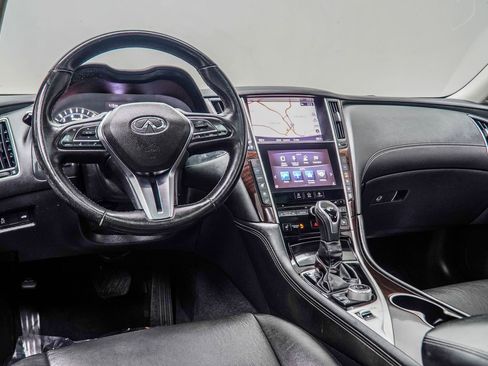 Used 2018 INFINITI Q50 Luxe w/ Essential Package (3.0T Luxe) RWD image 18