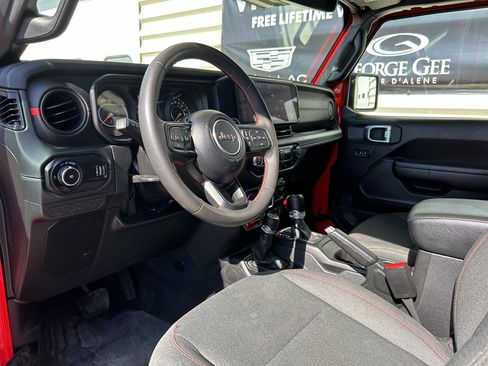 Used 2024 Jeep Wrangler Unlimited Rubicon w/ XTREMEE 35" Tire Package AWD/4WD image 9