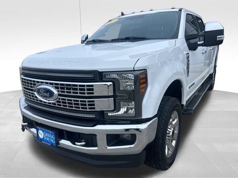 Used 2019 Ford F250 Lariat w/ Chrome Package image 3