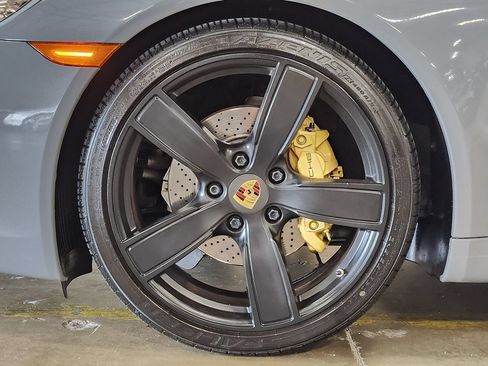 Used 2018 Porsche 911 Carrera RWD image 26