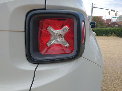 Used 2017 Jeep Renegade Trailhawk w/ Popular Equipment Group image 21