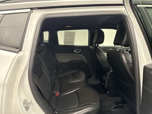 Used 2023 Jeep Compass Limited image 17