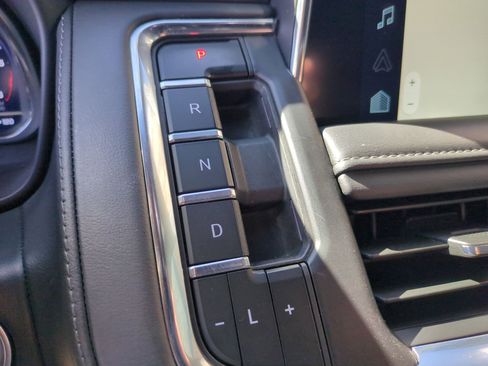 Used 2024 Chevrolet Suburban LT image 22