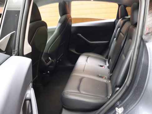 Used 2022 Tesla Model Y Performance image 27