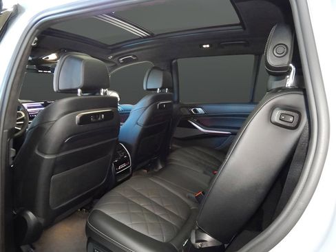 Used 2024 BMW X7 xDrive40i AWD/4WD image 14