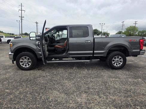 Used 2019 Ford F250 XLT w/ XLT Premium Package AWD/4WD image 9