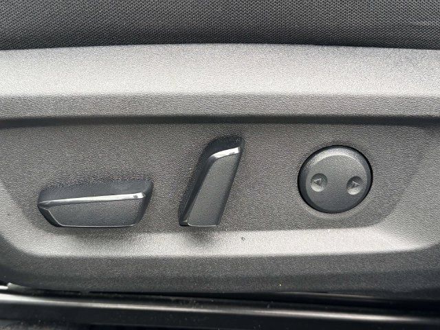 Used 2023 Nissan Rogue SV AWD/4WD image 29