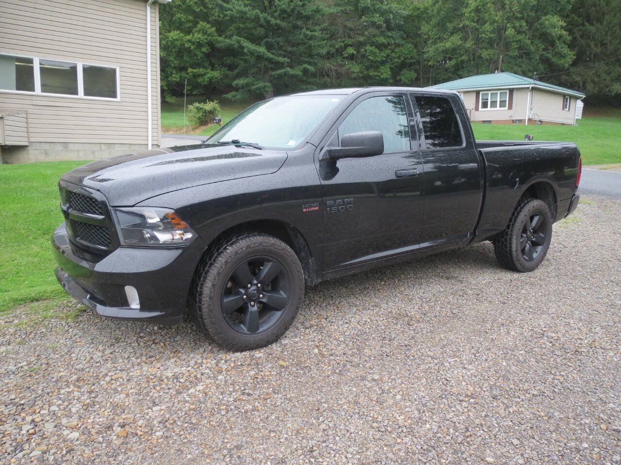 Used 2018 RAM 1500 Express w/ Black Ram 1500 Express Group AWD/4WD image 2