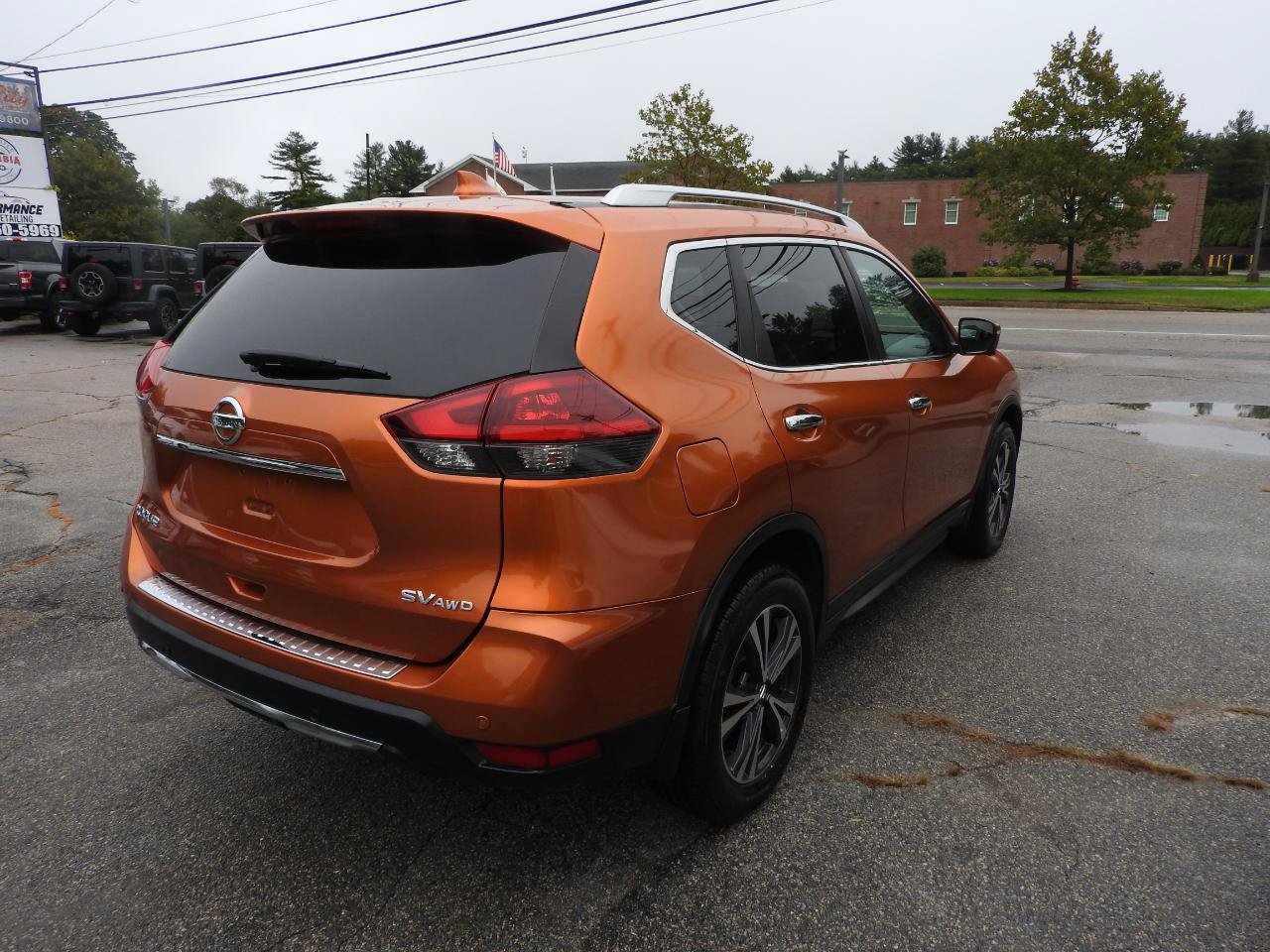 Used 2019 Nissan Rogue SV w/ Sun & Sound Touring Package AWD/4WD image 4